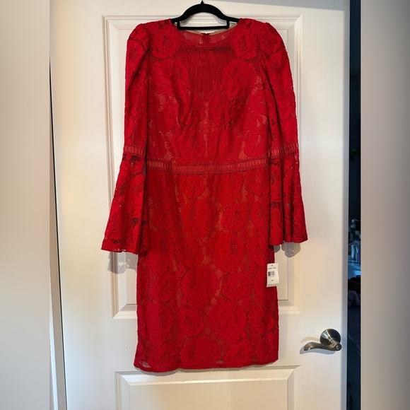 NEW Tadashi Shoji Kyra Bell Sleeve Lace Dress Red Sz 10 Formal Midi Holiday NWT - Picture 3 of 10